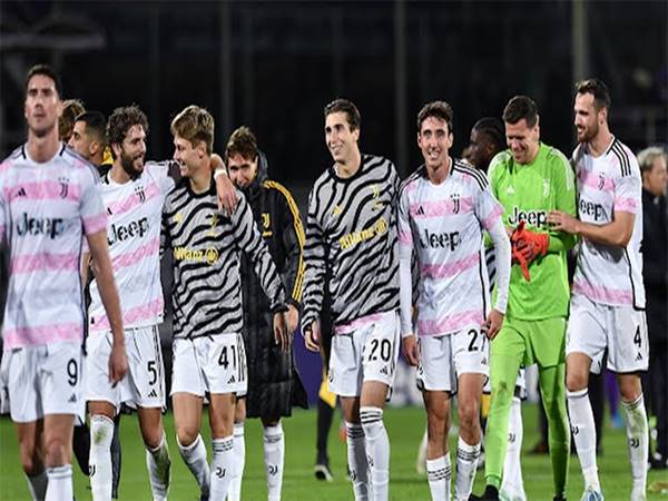 Tin Juventus 7/11: HLV Allegri ca ngợi hàng thủ của Juve
