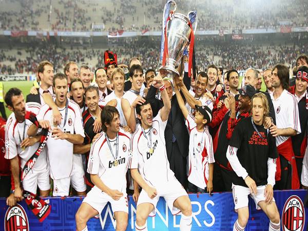 Đội hình AC Milan vô địch C1 năm 2007 gồm những cầu thủ nào?