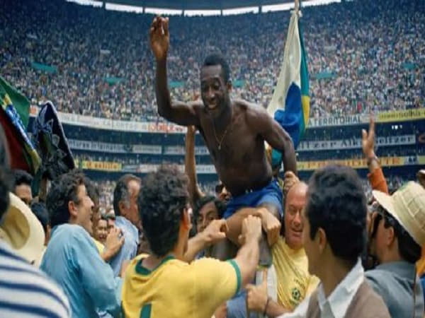 Sự Nghiệp Bóng Đá Đỉnh Cao Của Huyền Thoại Pele