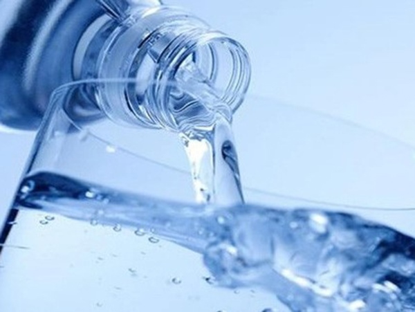 Ngủ mơ thấy chai nước mang nhiều ý nghĩa sâu xa