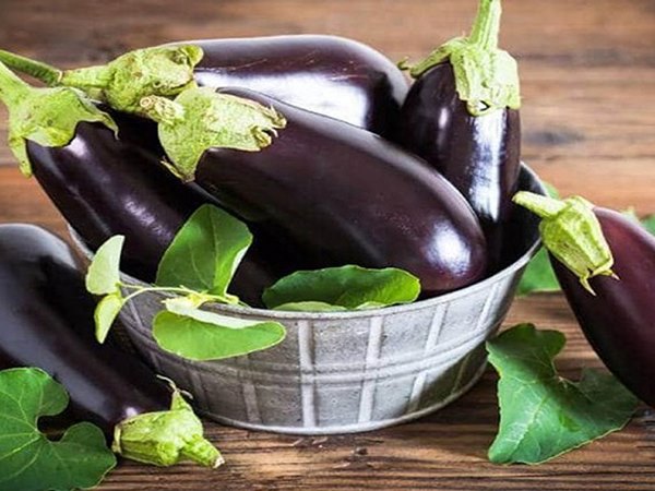 Ngủ mơ thấy quả cà tím nhắc nhở điềm báo gì?