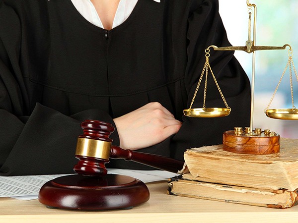 Nằm mơ thấy luật sư có phải rắc rối sắp xảy ra?