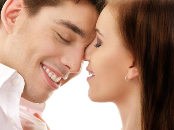 Mơ thấy hôn người lạ thường mang thông điệp gì?