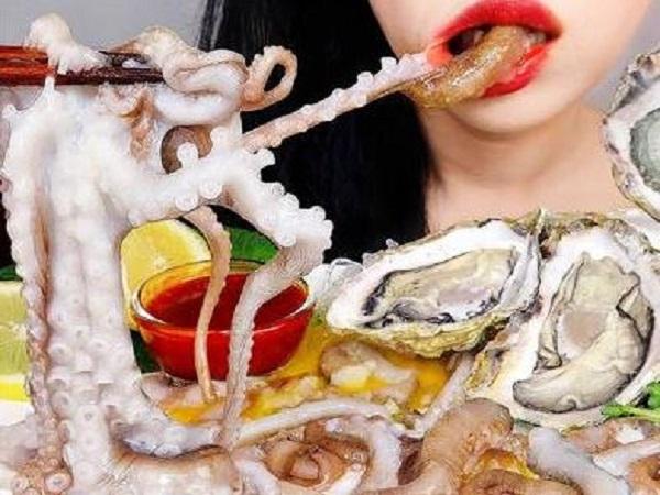 Nằm mơ thấy ăn mực mang ý nghĩa gì