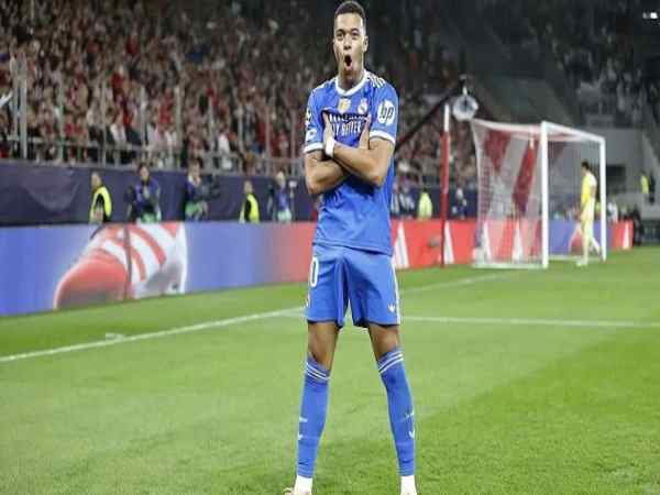 Bị dẫn trước, Real nhanh chóng đổi chiều trận đấu nhờ Mbappé